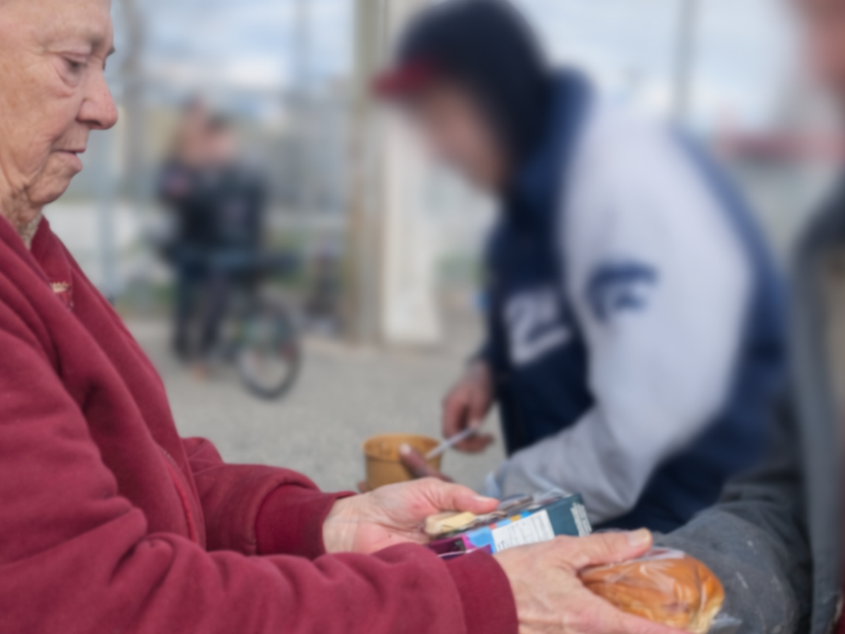 Joanne, a selfless senior who feeds the unhoused in her community